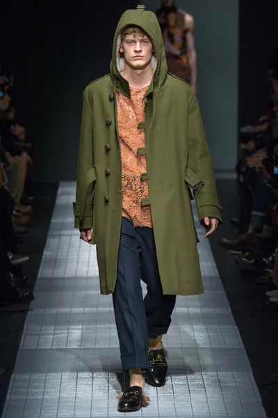 Look 22